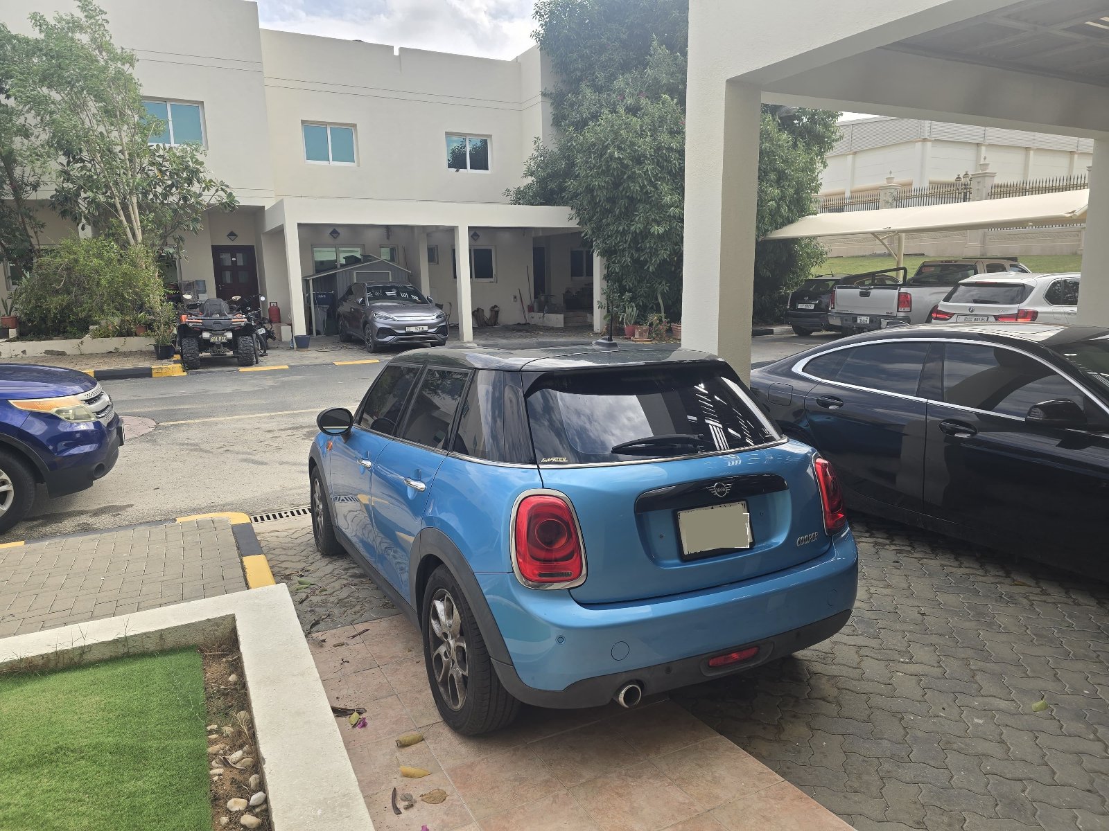2019 Mini Cooper S Classic for Sale in Sharjah, photo 2 of 7