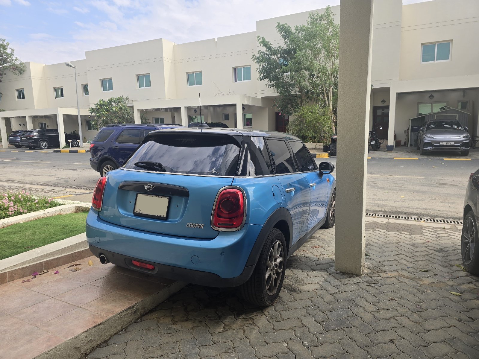 2019 Mini Cooper S Classic for Sale in Sharjah, photo 3 of 7