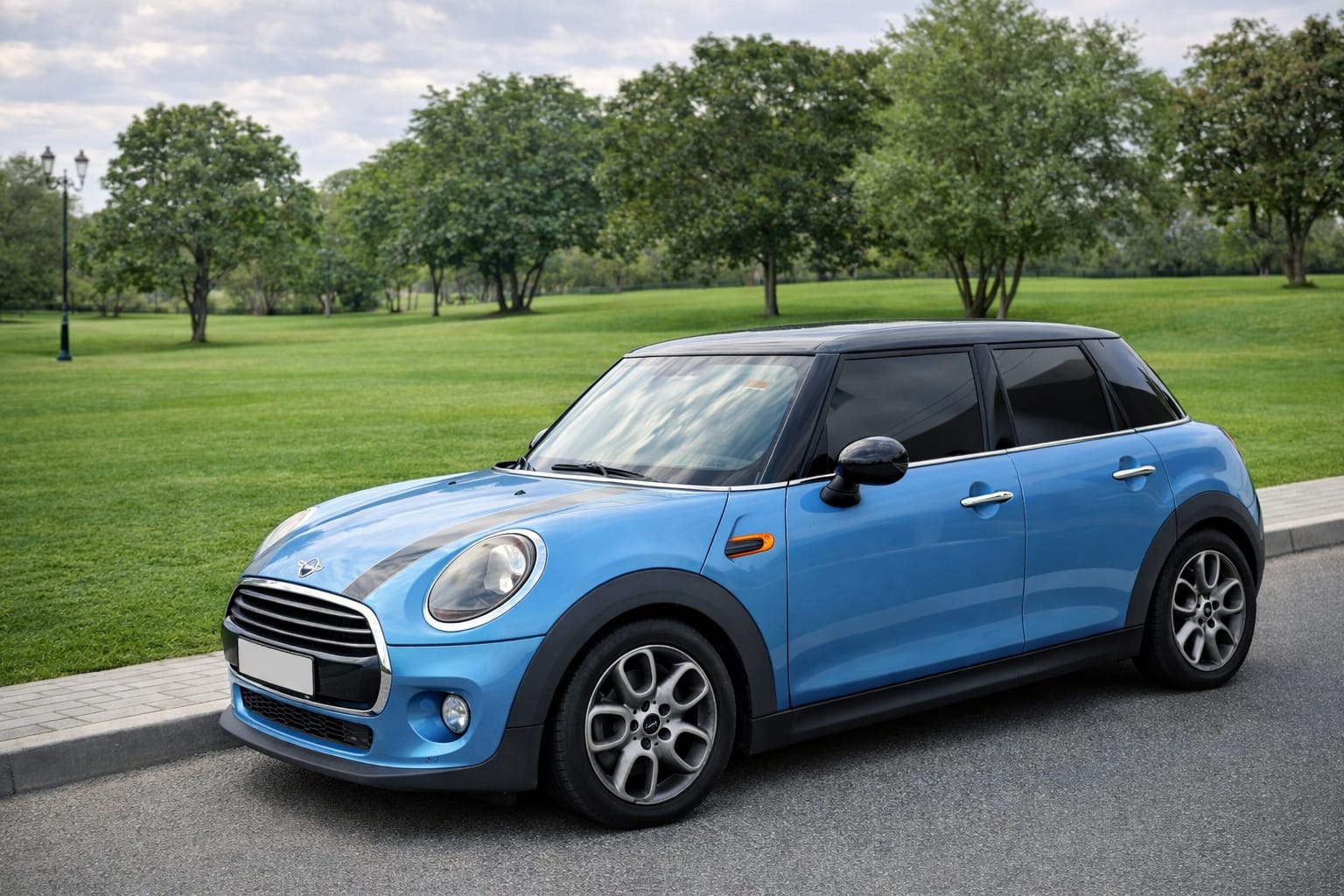 2019 Mini Cooper S Classic for Sale in Sharjah, photo 5 of 7