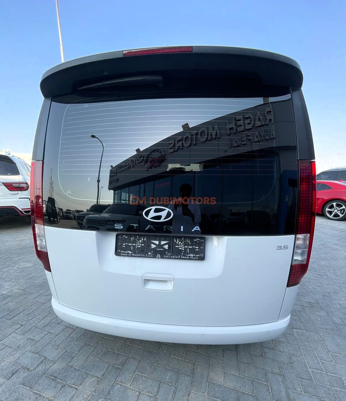 2025 Hyundai Staria Premium for Sale in Abu Dhabi, photo 4 of 17