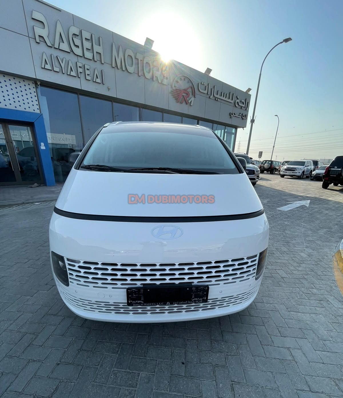 2025 Hyundai Staria Premium for Sale in Abu Dhabi, photo 9 of 17