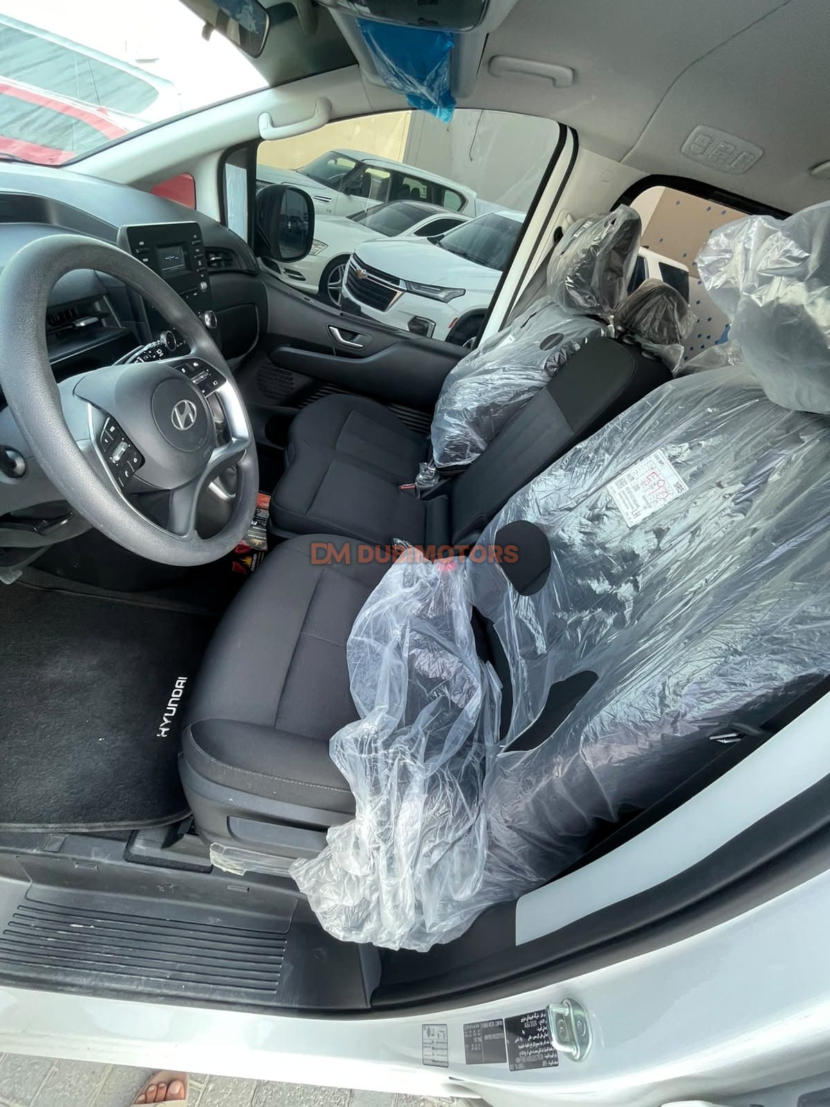 2025 Hyundai Staria Premium for Sale in Abu Dhabi, photo 17 of 17