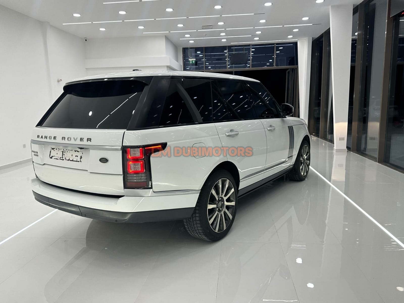 2016 Land Rover Range Rover Vogue SE Supercharged for Sale in Abu Dhabi, photo 6 of 14