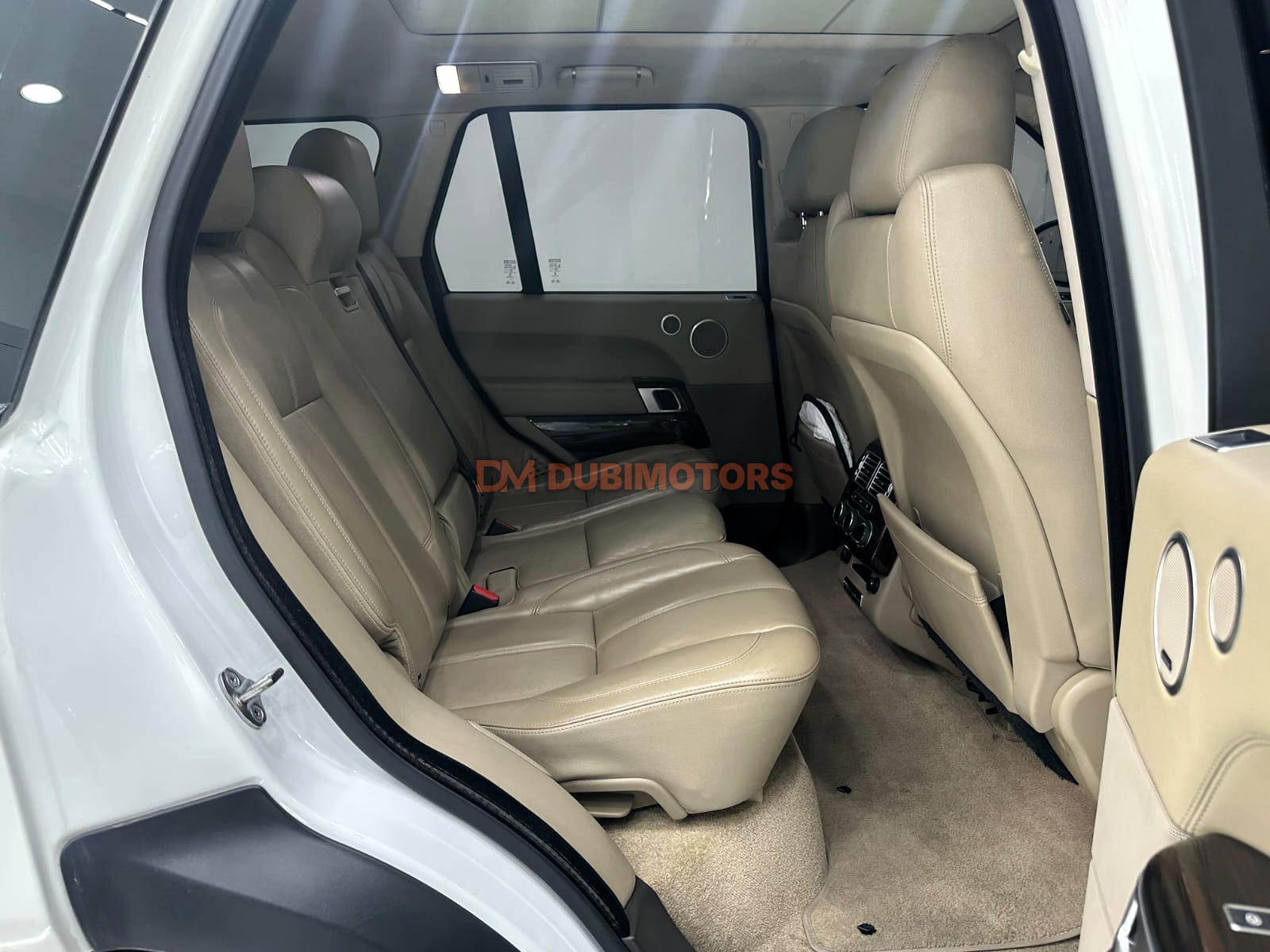 2016 Land Rover Range Rover Vogue SE Supercharged for Sale in Abu Dhabi, photo 13 of 14