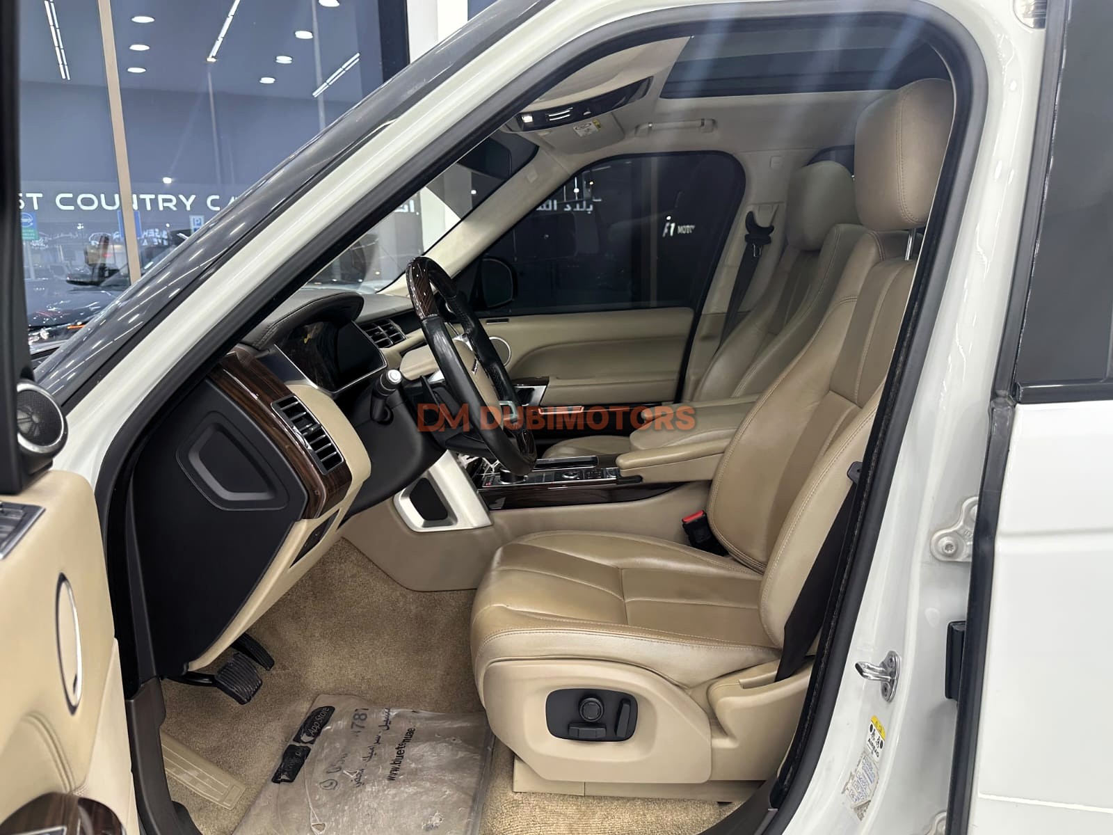 2016 Land Rover Range Rover Vogue SE Supercharged for Sale in Abu Dhabi, photo 14 of 14