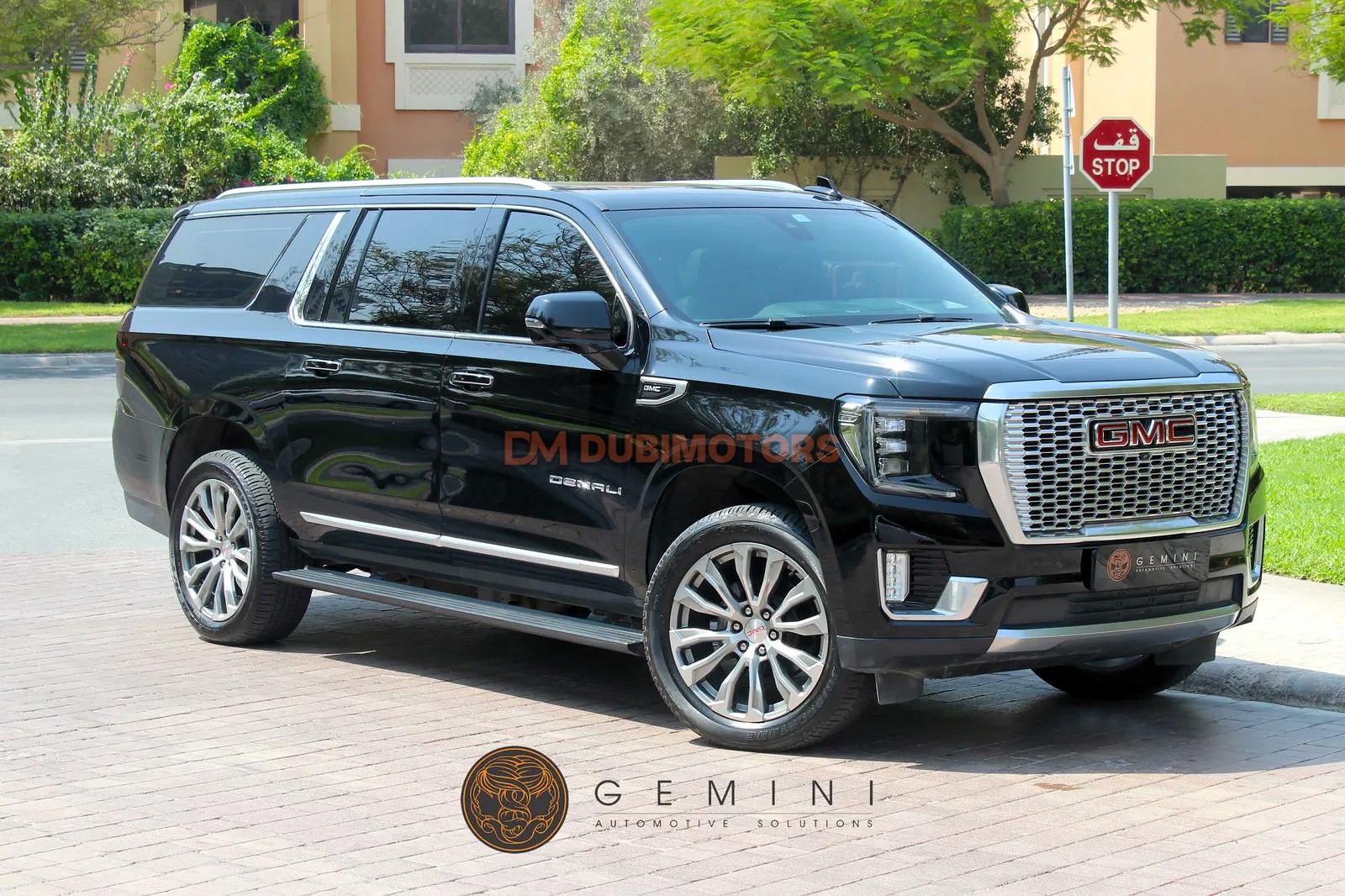 2021 GMC Yukon XL Denali for Sale in Dubai, photo 2 of 17