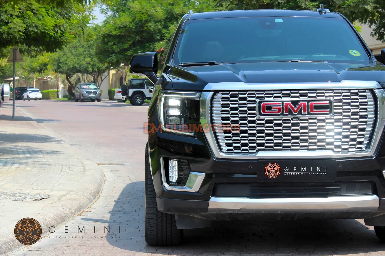 2021 GMC Yukon XL Denali for Sale in Dubai, photo 10 of 17