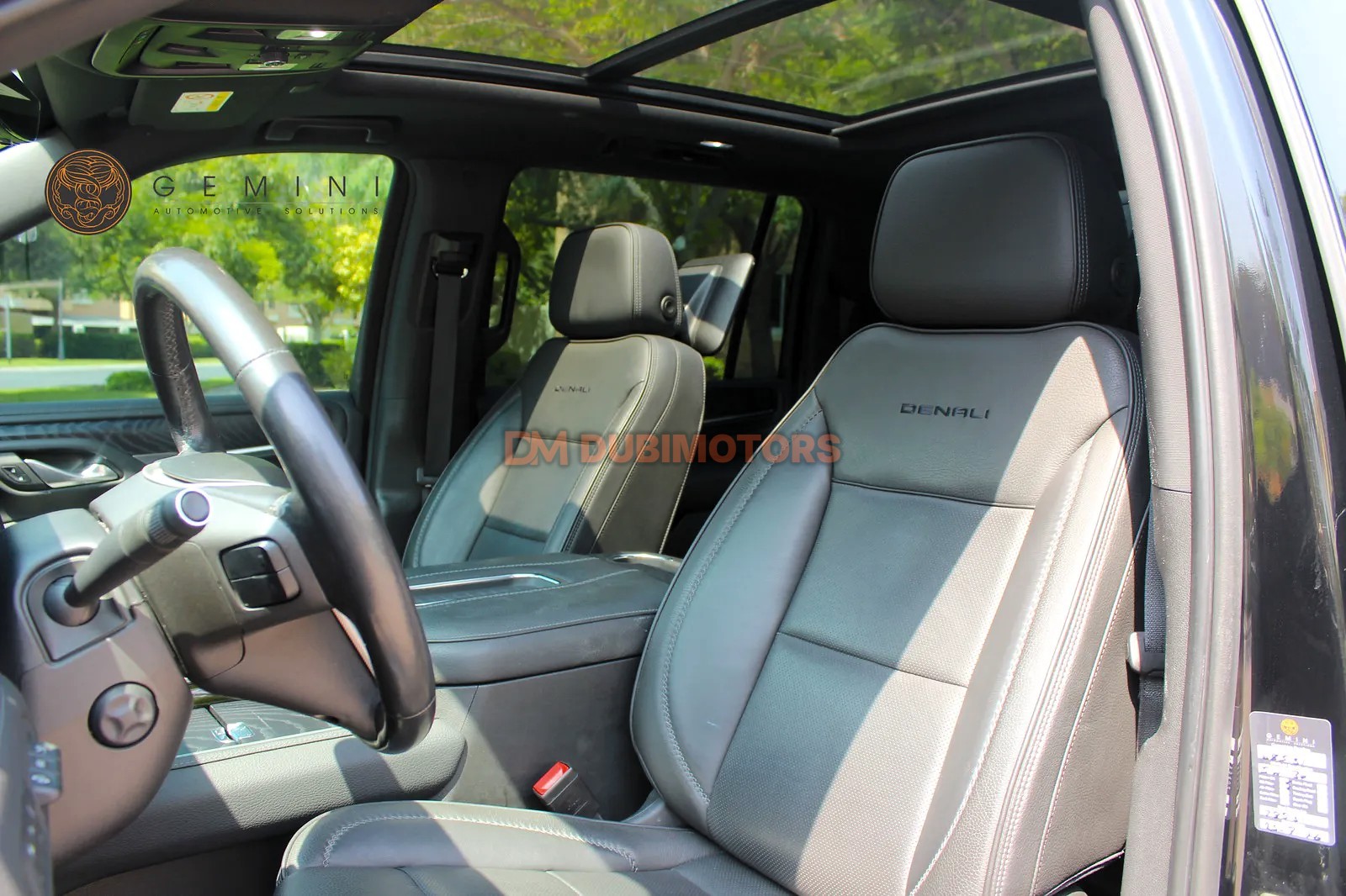 2021 GMC Yukon XL Denali for Sale in Dubai, photo 11 of 17
