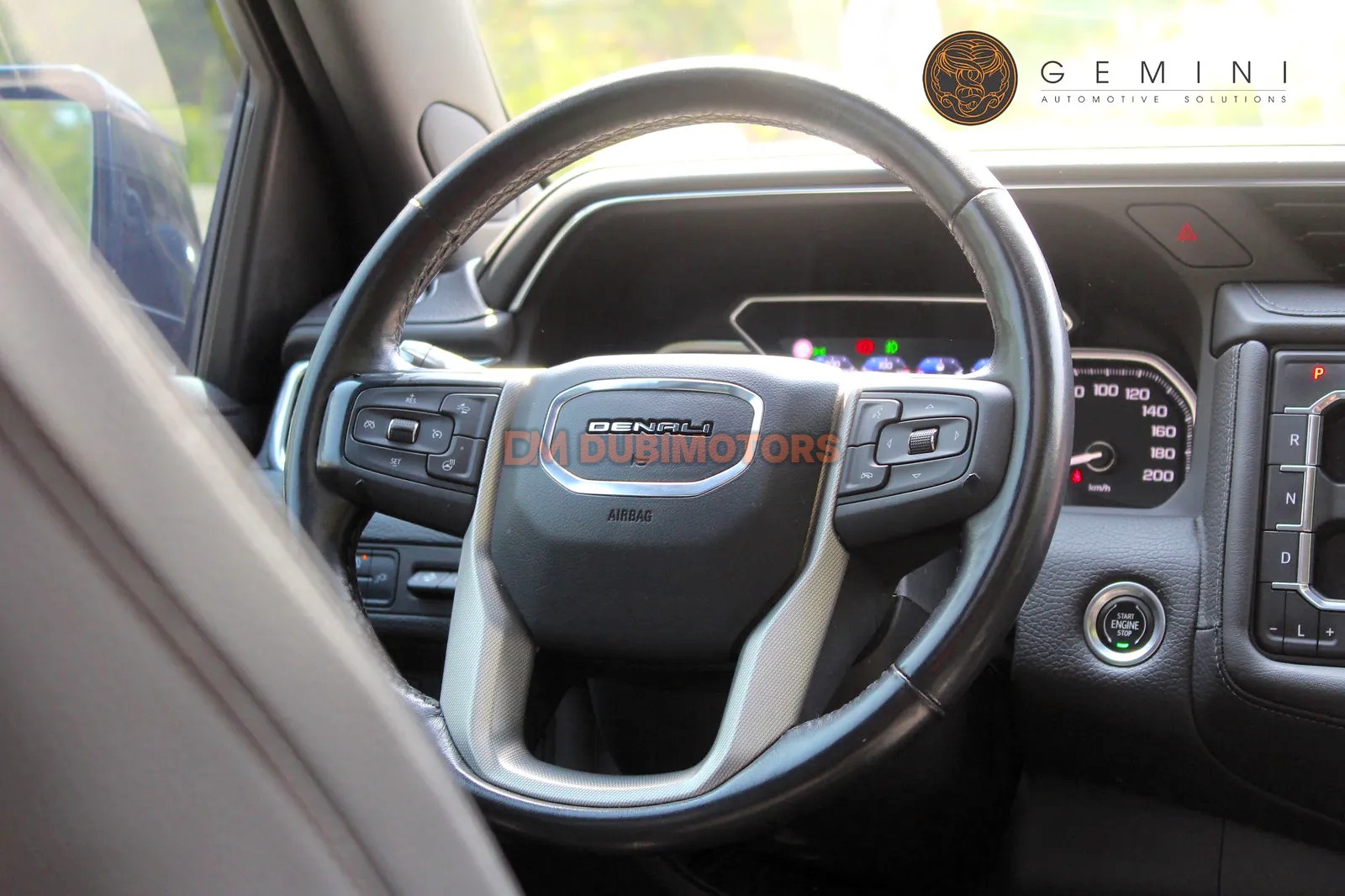 2021 GMC Yukon XL Denali for Sale in Dubai, photo 14 of 17