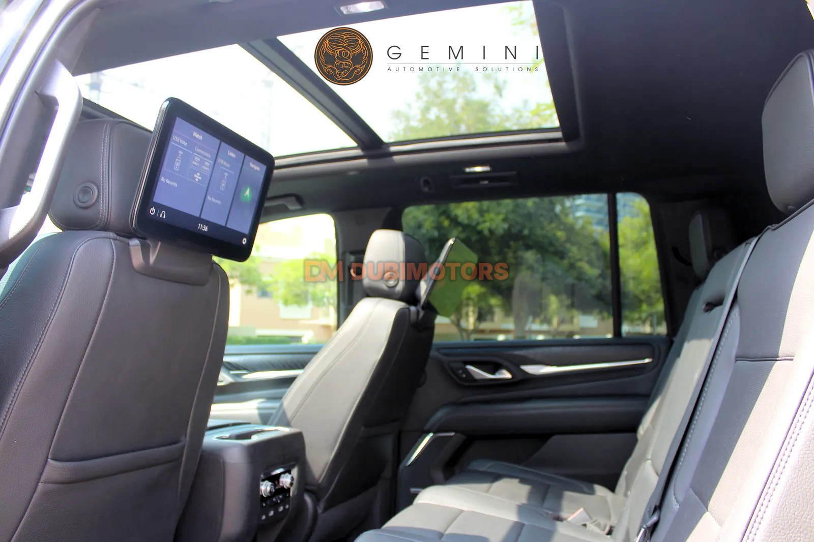 2021 GMC Yukon XL Denali for Sale in Dubai, photo 15 of 17