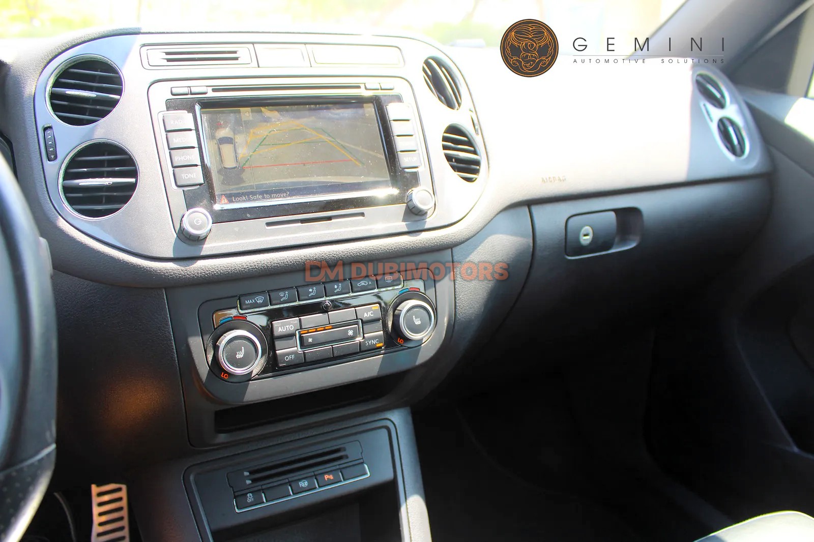 2013 Volkswagen Tiguan R-Line for Sale in Dubai, photo 13 of 16