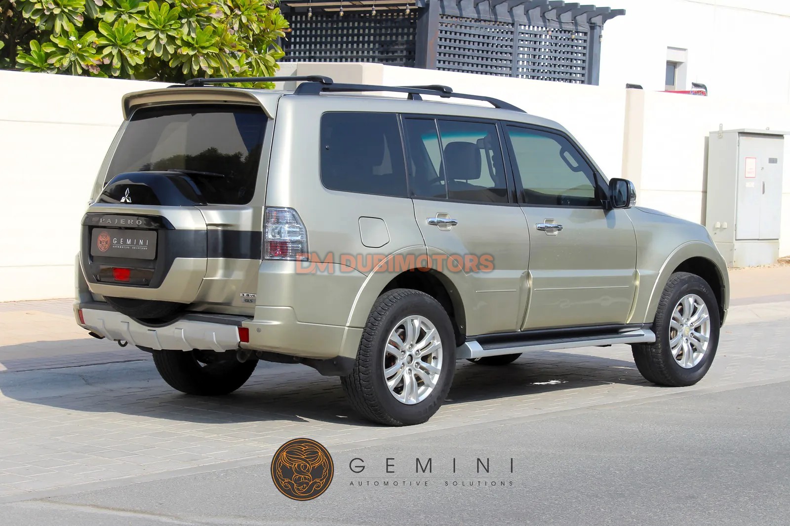 2019 Mitsubishi Pajero GLS for Sale in Dubai, photo 4 of 12