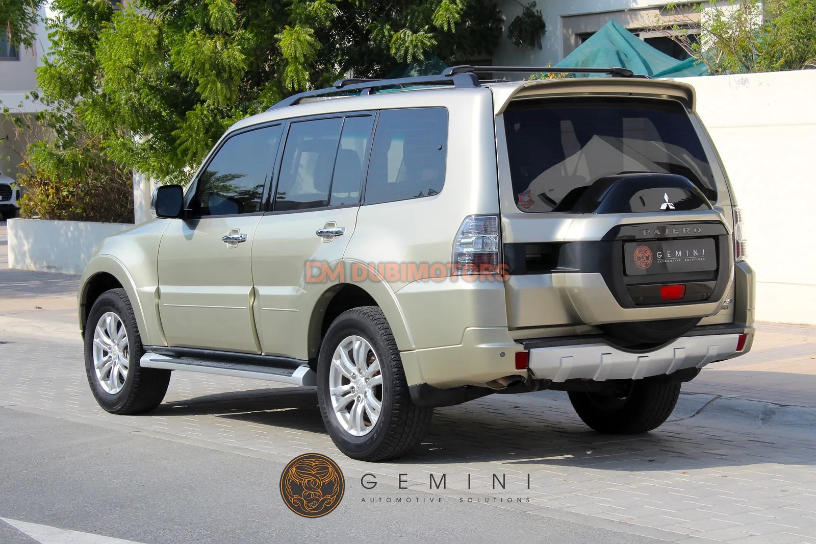 2019 Mitsubishi Pajero GLS for Sale in Dubai, photo 5 of 12