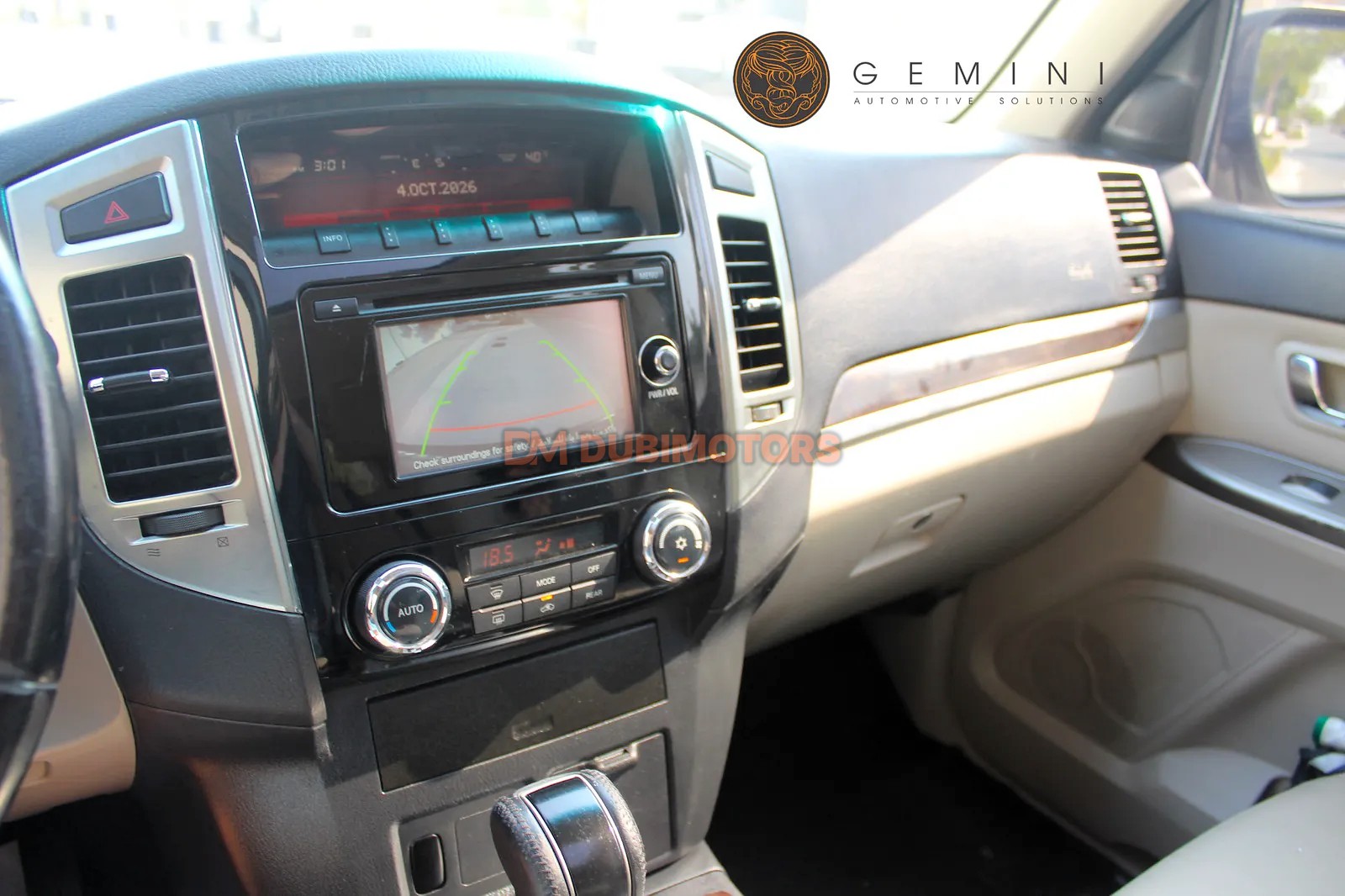 2019 Mitsubishi Pajero GLS for Sale in Dubai, photo 9 of 12
