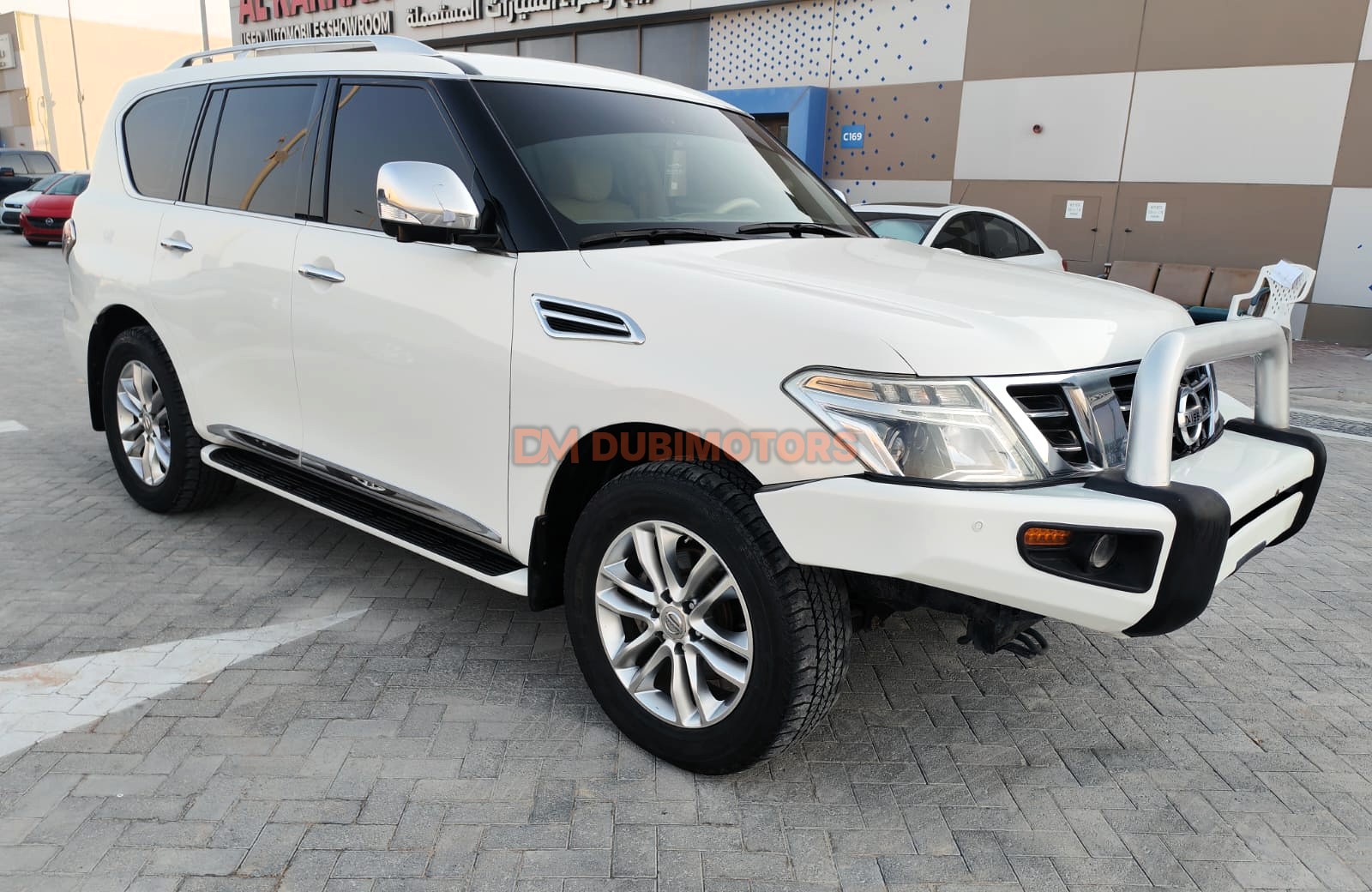 2011 Nissan Patrol LE for Sale in Abu Dhabi, photo 3 of 19