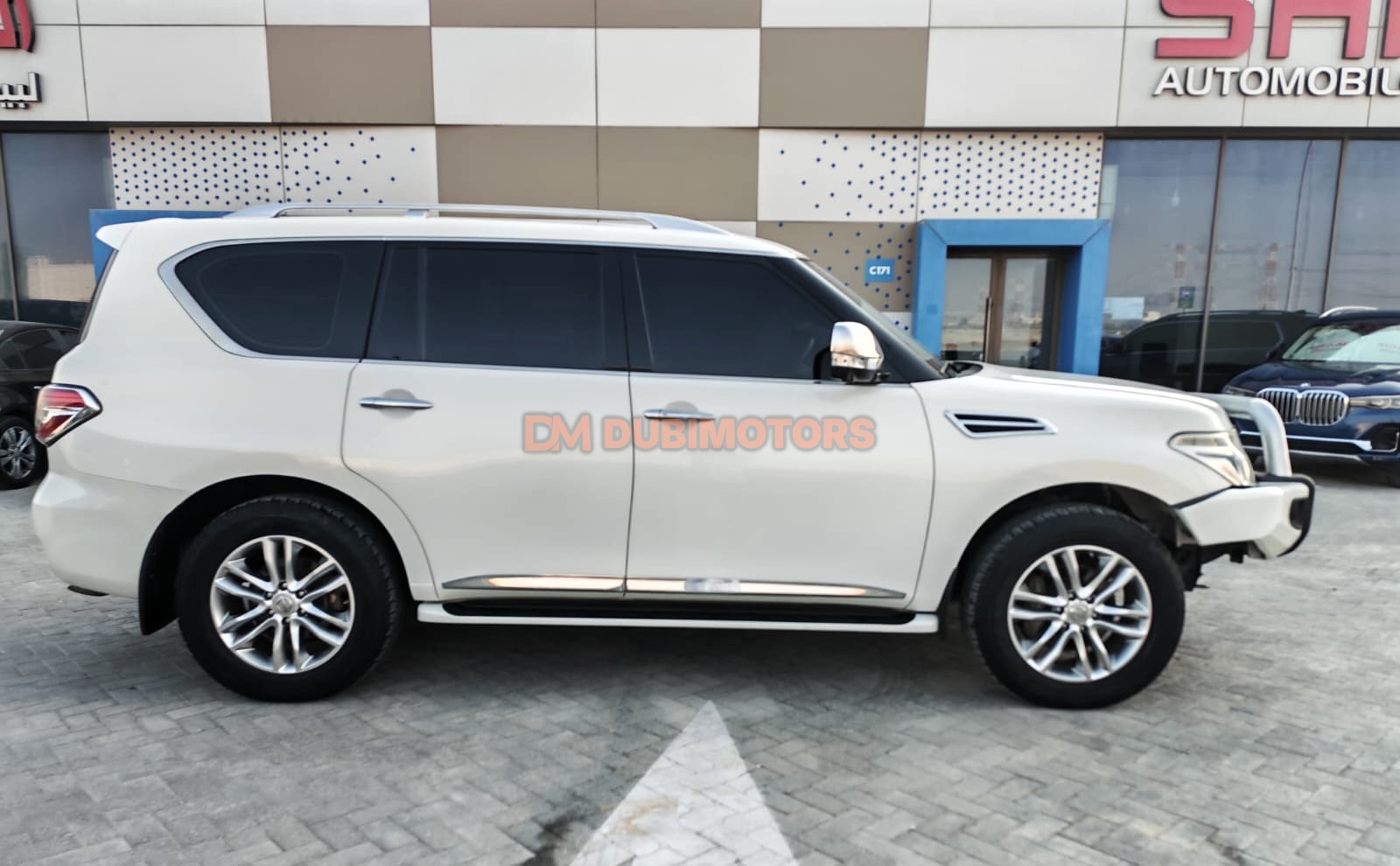 2011 Nissan Patrol LE for Sale in Abu Dhabi, photo 10 of 19