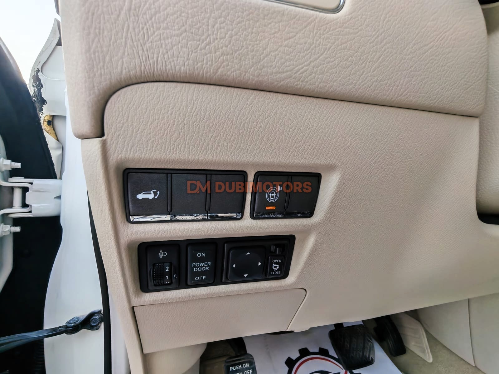 2011 Nissan Patrol LE for Sale in Abu Dhabi, photo 15 of 19