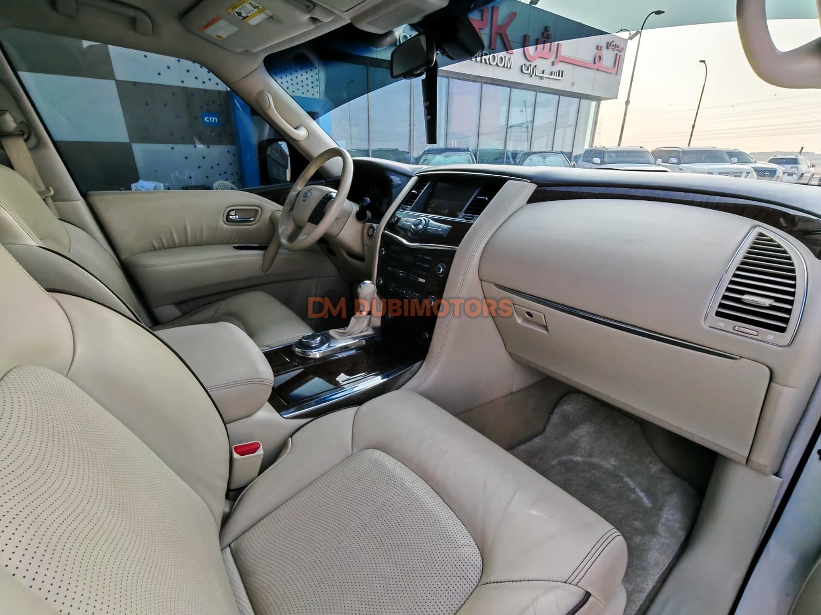 2011 Nissan Patrol LE for Sale in Abu Dhabi, photo 16 of 19