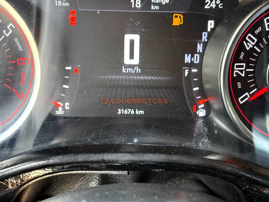 2021 Dodge Challenger R/T for Sale in Dubai, photo 5 of 14