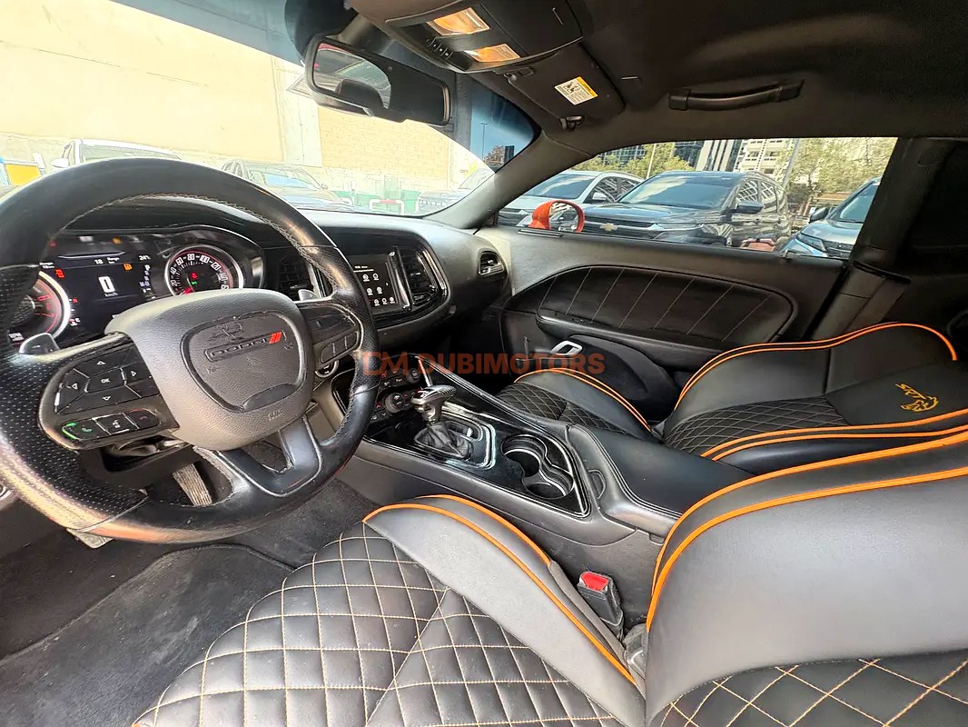 2021 Dodge Challenger R/T for Sale in Dubai, photo 8 of 14