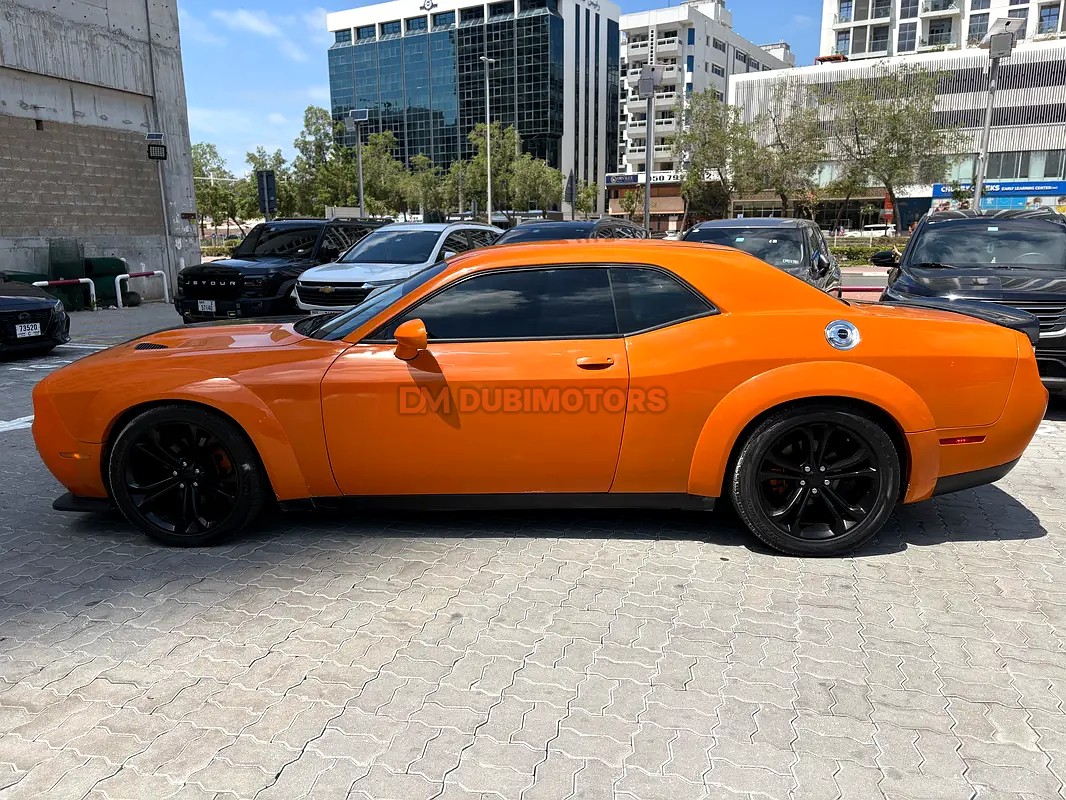 2021 Dodge Challenger R/T for Sale in Dubai, photo 2 of 14