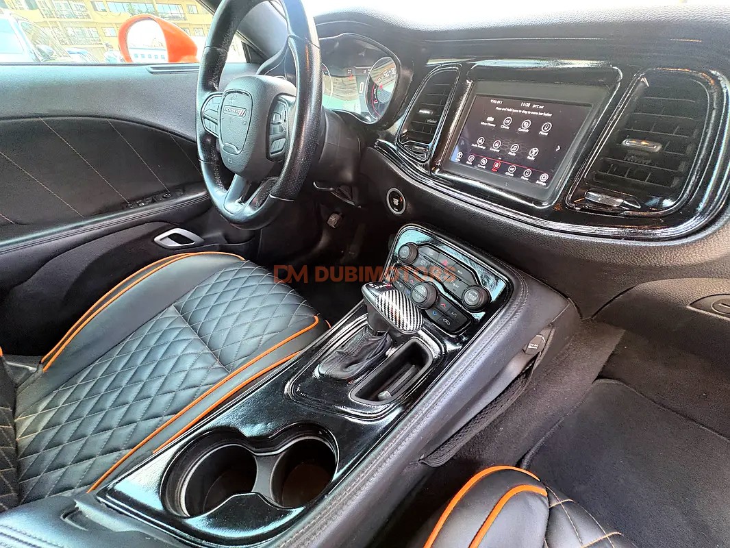 2021 Dodge Challenger R/T for Sale in Dubai, photo 12 of 14