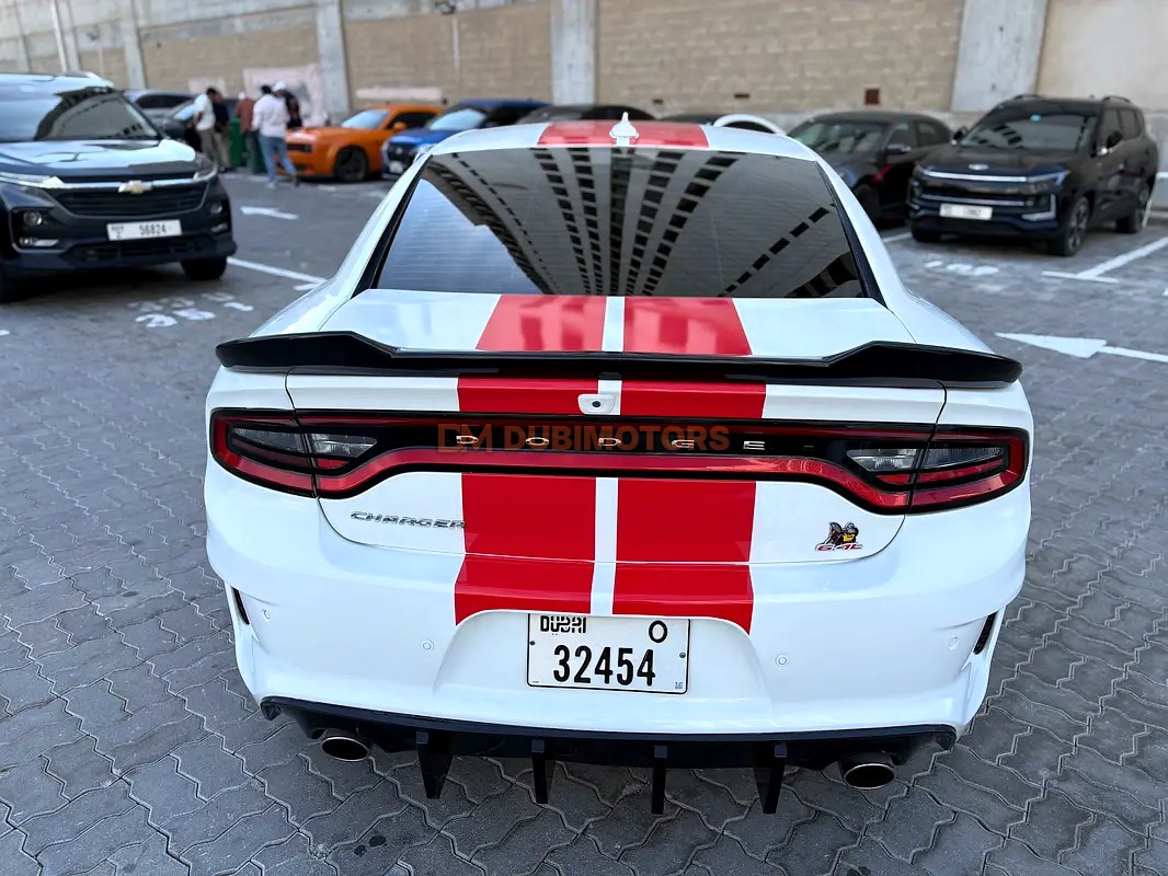 2021 Dodge Charger Scat Pack for Sale in Dubai, photo 7 of 12