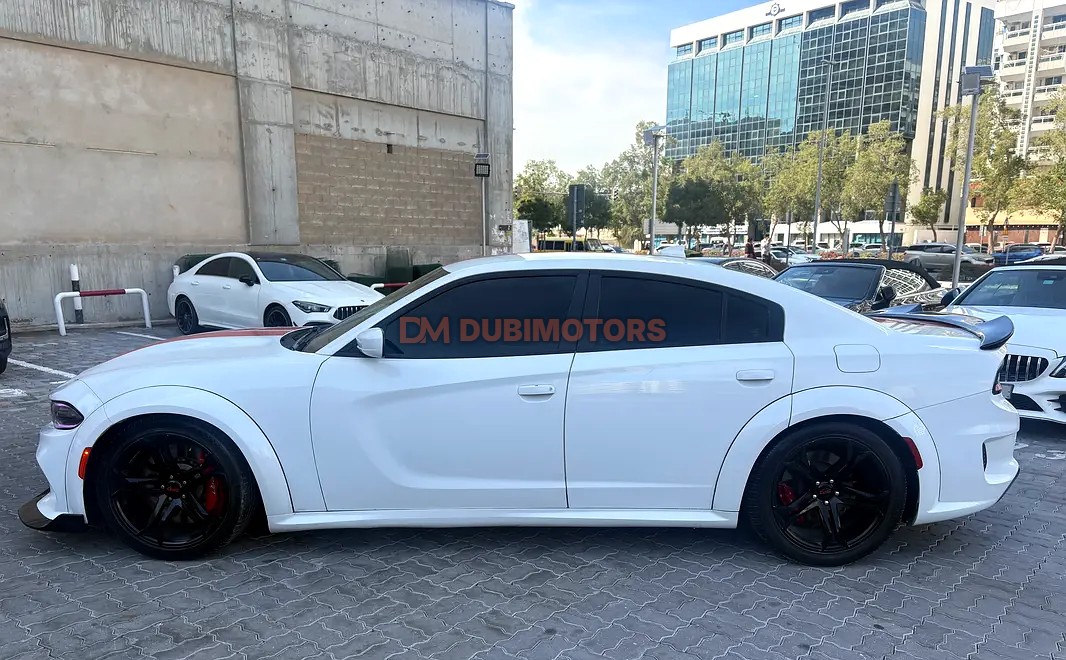 2021 Dodge Charger Scat Pack for Sale in Dubai, photo 9 of 12