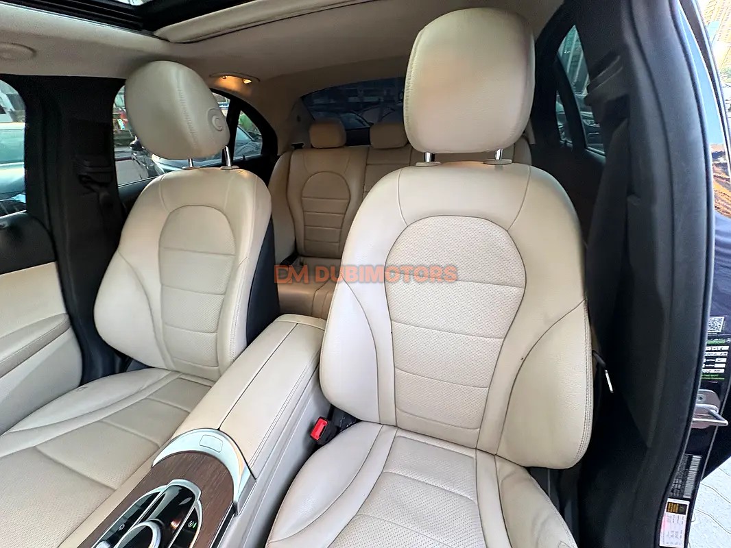 2020 Mercedes-Benz C-Class C 300 for Sale in Dubai, photo 12 of 16