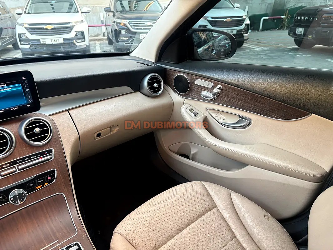 2020 Mercedes-Benz C-Class C 300 for Sale in Dubai, photo 9 of 16