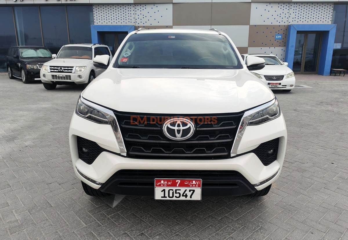 2021 Toyota Fortuner GXR for Sale in Abu Dhabi, photo 1 of 18