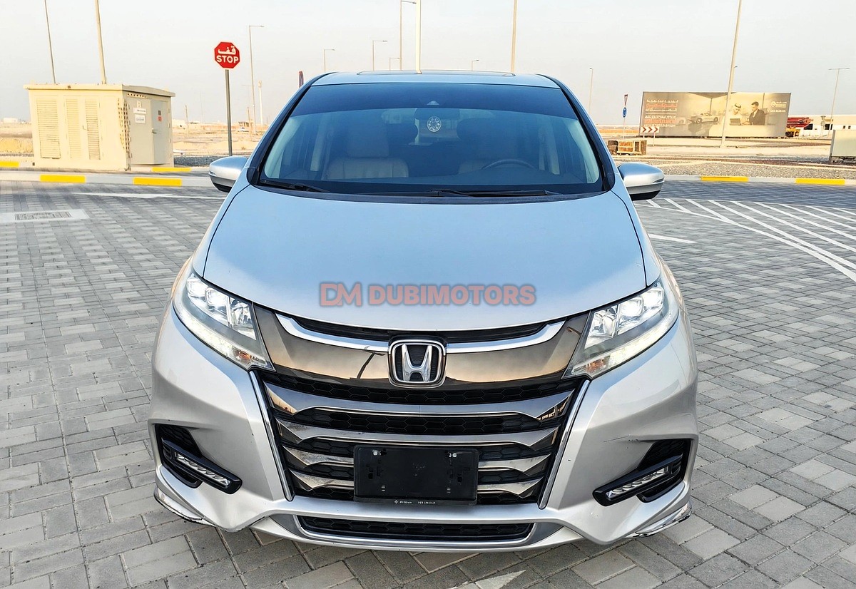 2019 Honda Odyssey RC for Sale in Abu Dhabi, photo 1 of 19