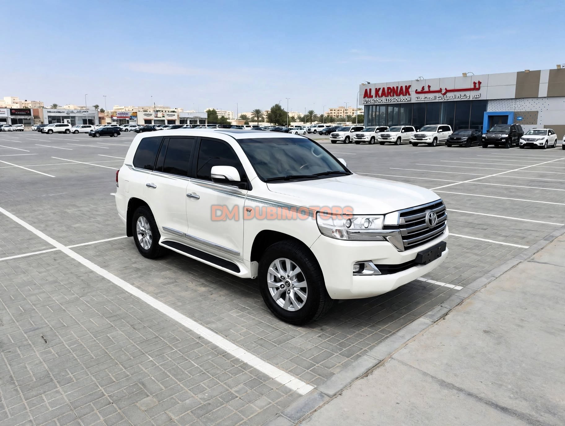 2016 Toyota Land Cruiser VXR V8 for Sale in Abu Dhabi, photo 1 of 17