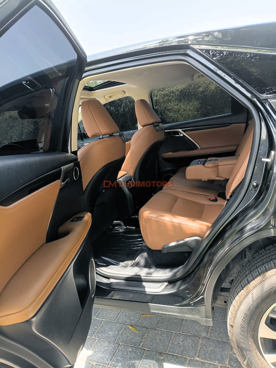 2020 Lexus RX 450h for Sale in Abu Dhabi, photo 17 of 18