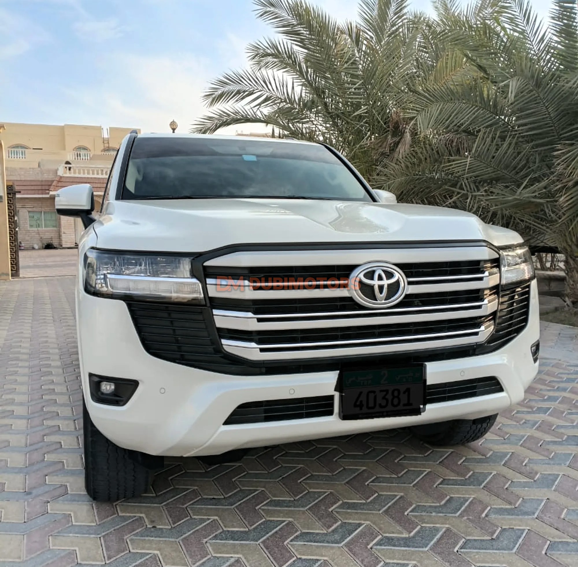 2025 Toyota Land Cruiser EXR for Sale in Abu Dhabi, photo 8 of 14