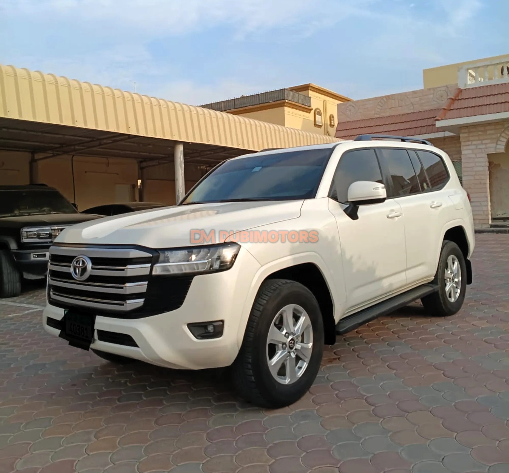 2025 Toyota Land Cruiser EXR for Sale in Abu Dhabi, photo 9 of 14