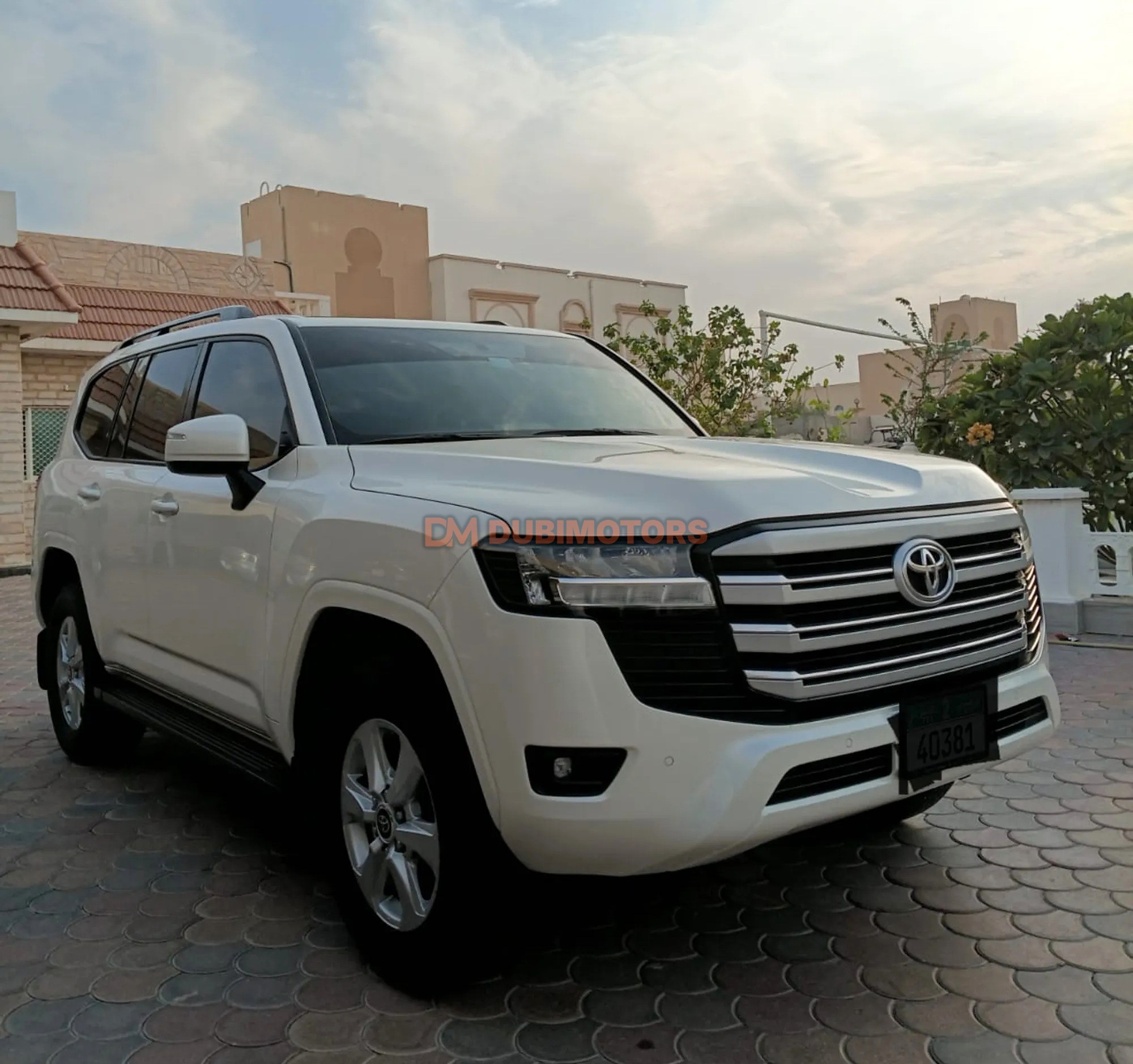 2025 Toyota Land Cruiser EXR for Sale in Abu Dhabi, photo 14 of 14