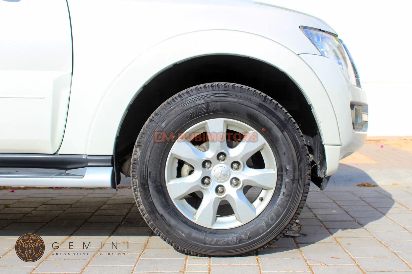 2017 Mitsubishi Pajero GLS for Sale in Dubai, photo 8 of 15