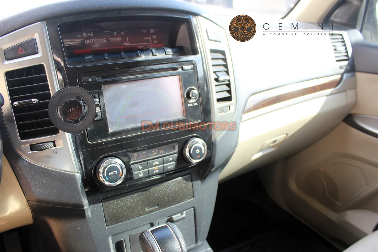 2017 Mitsubishi Pajero GLS for Sale in Dubai, photo 14 of 15