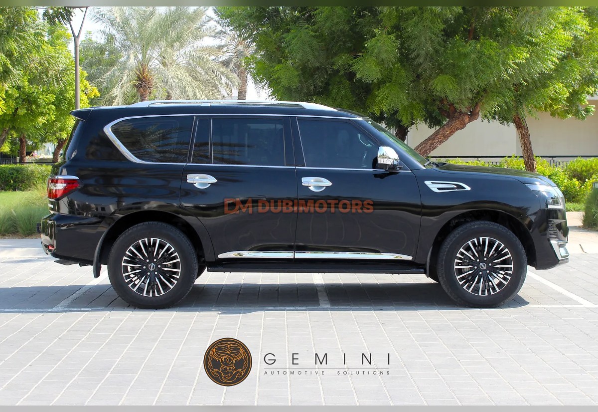 2023 Nissan Patrol Platinum for Sale in Dubai, photo 3 of 16