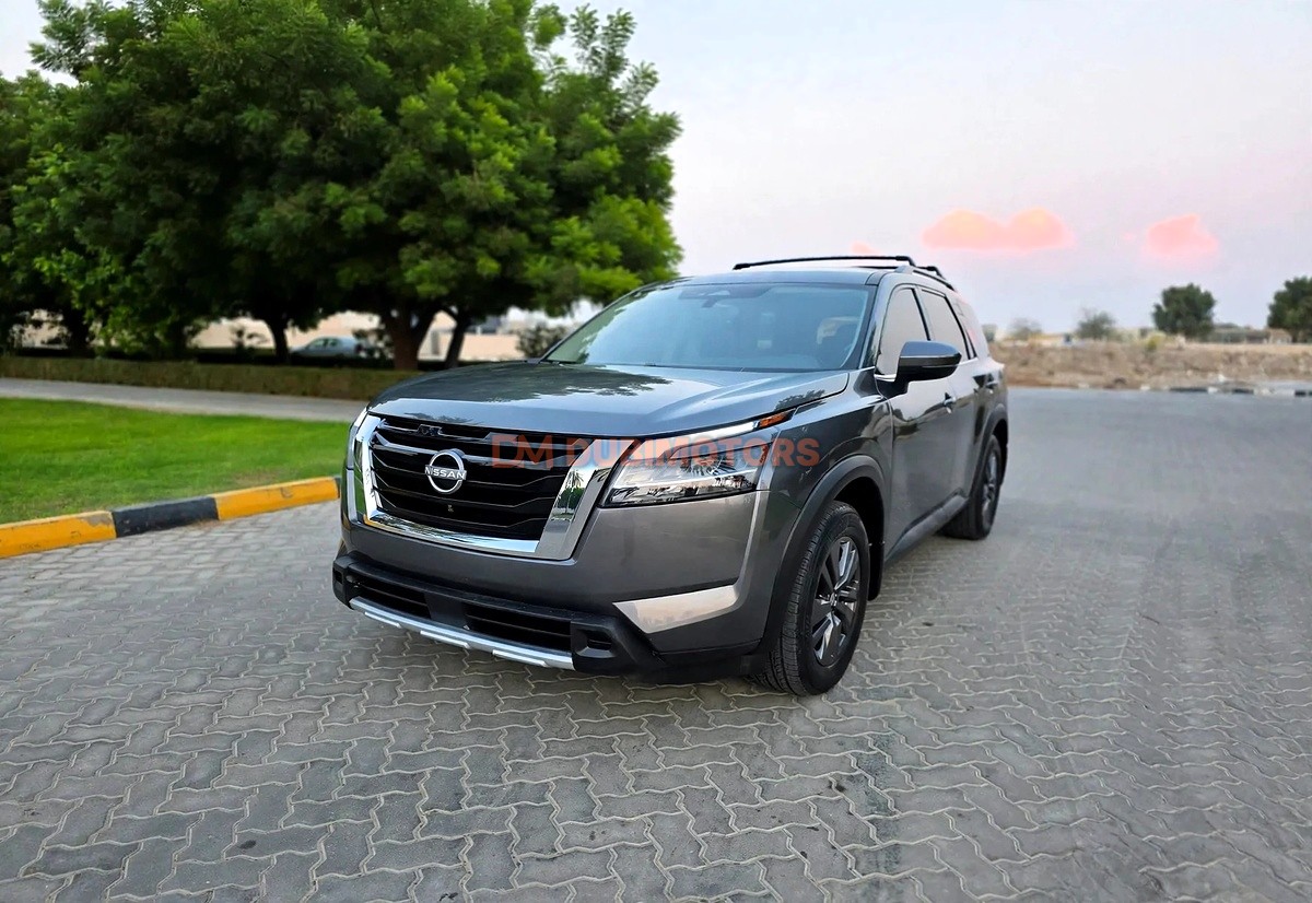 2025 Nissan Pathfinder SL for Sale in Dubai, photo 1 of 13